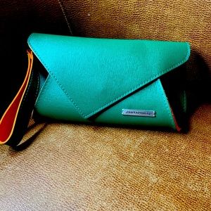 JANTAMINIAU WRISTLET